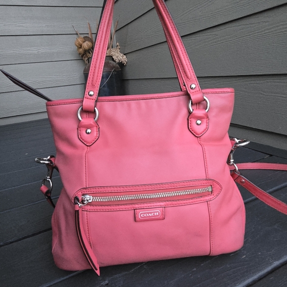 Coach Handbags - Coach Daisy Leather Mia Convertible Bag